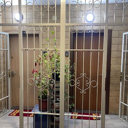 Warm Apartment In The Center Of Tirana City Екстериор снимка