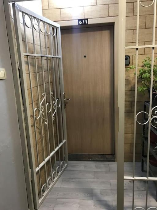 Warm Apartment In The Center Of Tirana City Екстериор снимка