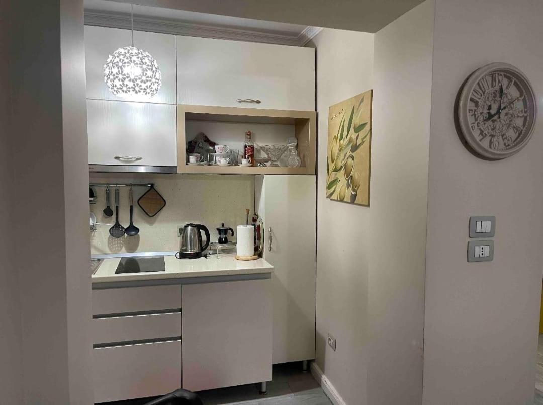 Warm Apartment In The Center Of Tirana City Екстериор снимка